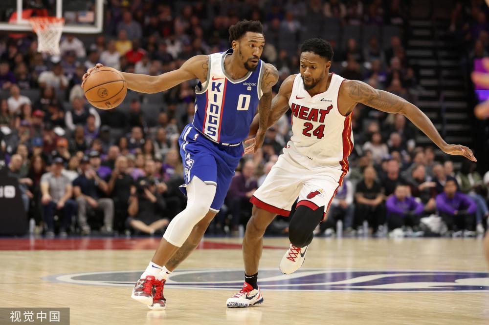 15亿英镑 15亿英镑