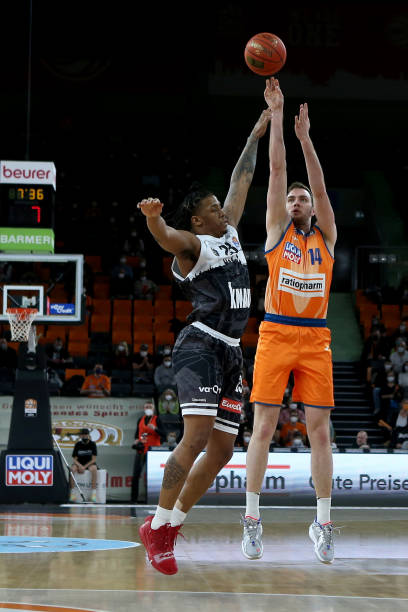 下坚实基础 下坚实基础