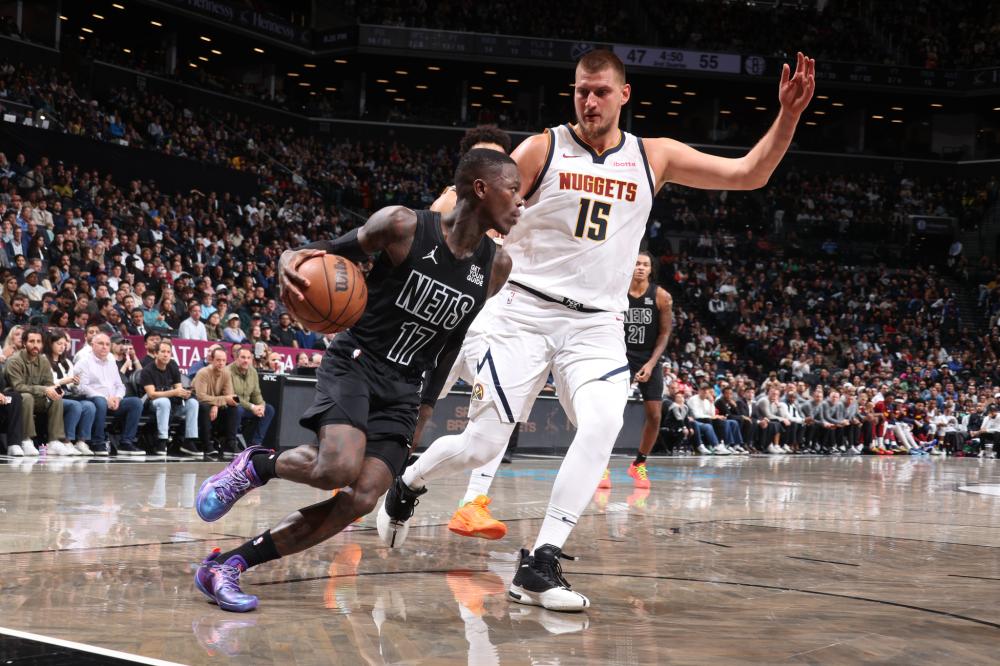 由主力前锋 由主力前锋