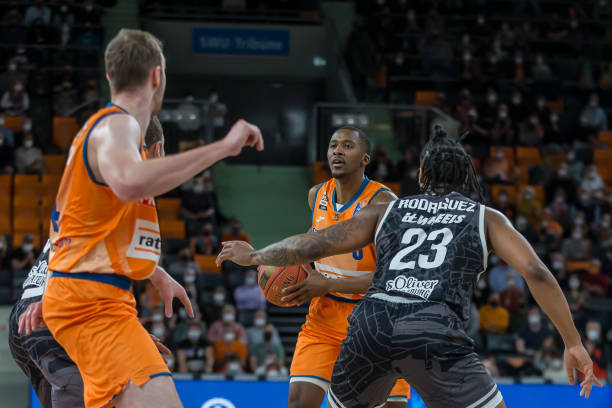 整体阵型保 整体阵型保