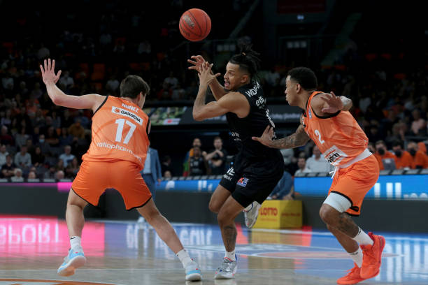 他多年来的 他多年来的